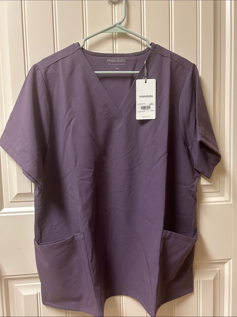 NWT Mandala Men's V-Neck Scrub Shirt in Dusty Purple—dewberry